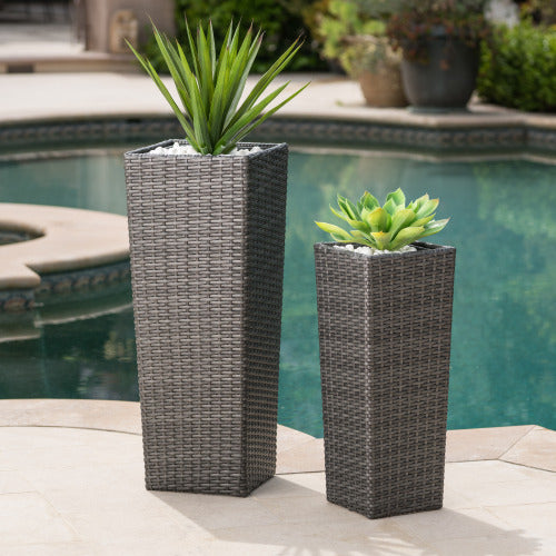 Set of 2 Wicker & Iron Frame Decorative Flower Pots, Tall Planter Set for Patio Garden Indoor Outdoor Use, Elegant Plant Pots for Herbs & Flowers