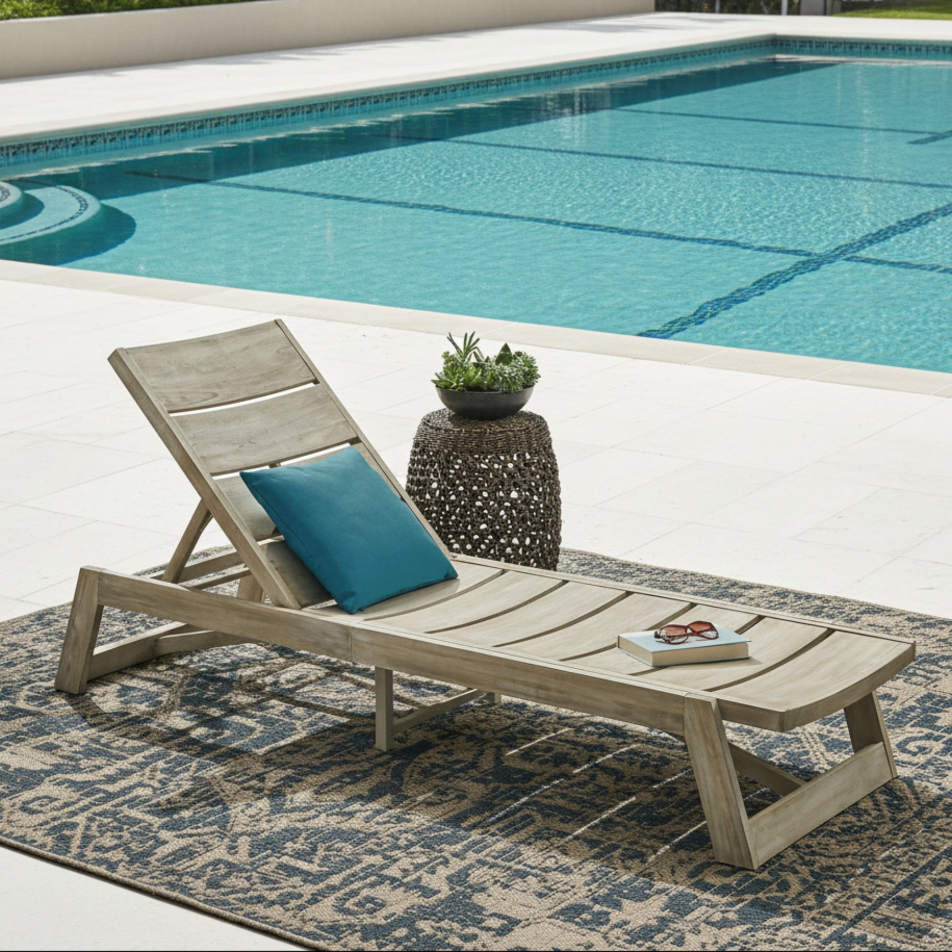 Outdoor Chaise Lounge, Solid Wood Patio Recliner, Weather Resistant for Pool & Backyard
