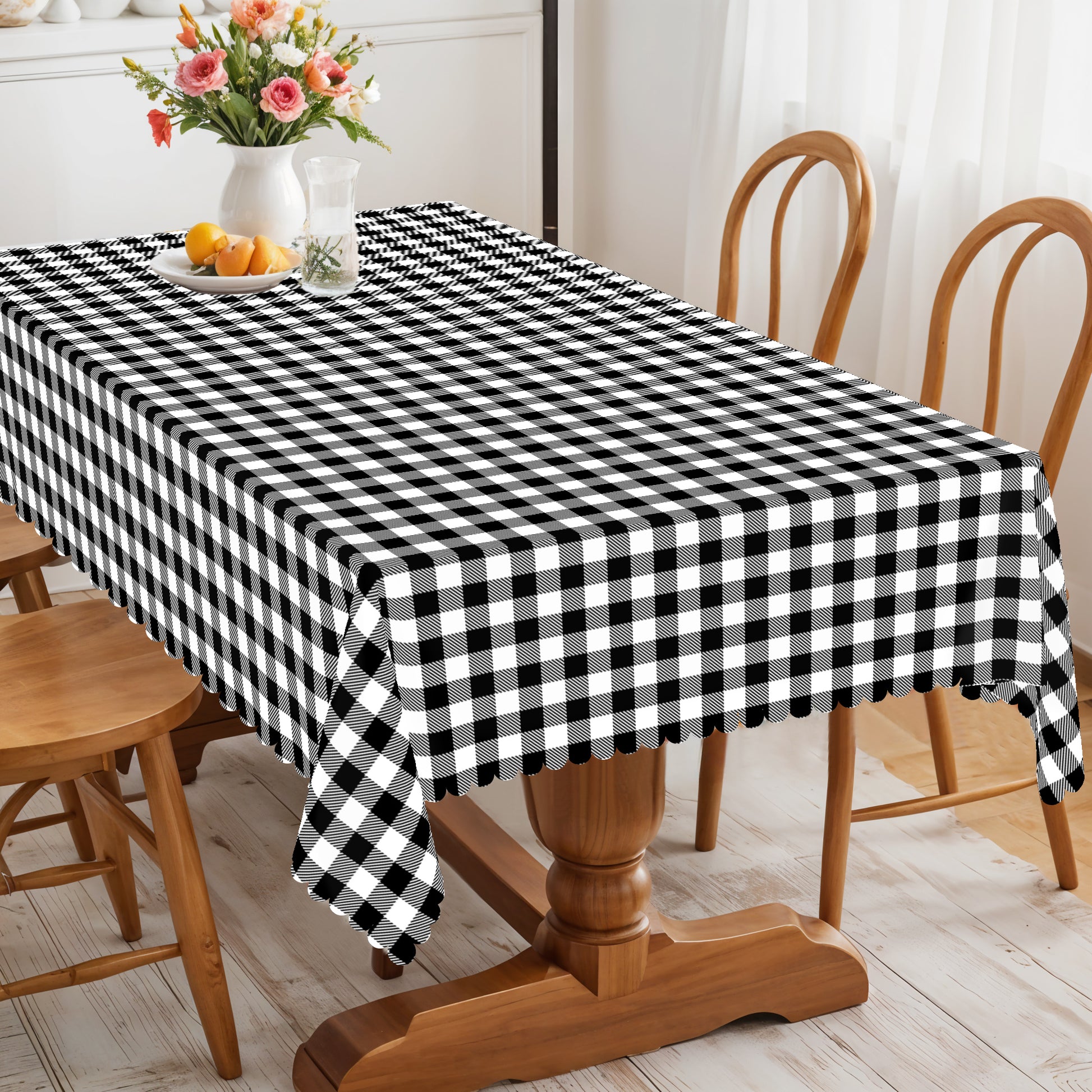 Black and White Plaid Tablecloth, Dustproof Easy-Care Checkered Dining Table Cover for Everyday Use and Festive Decor