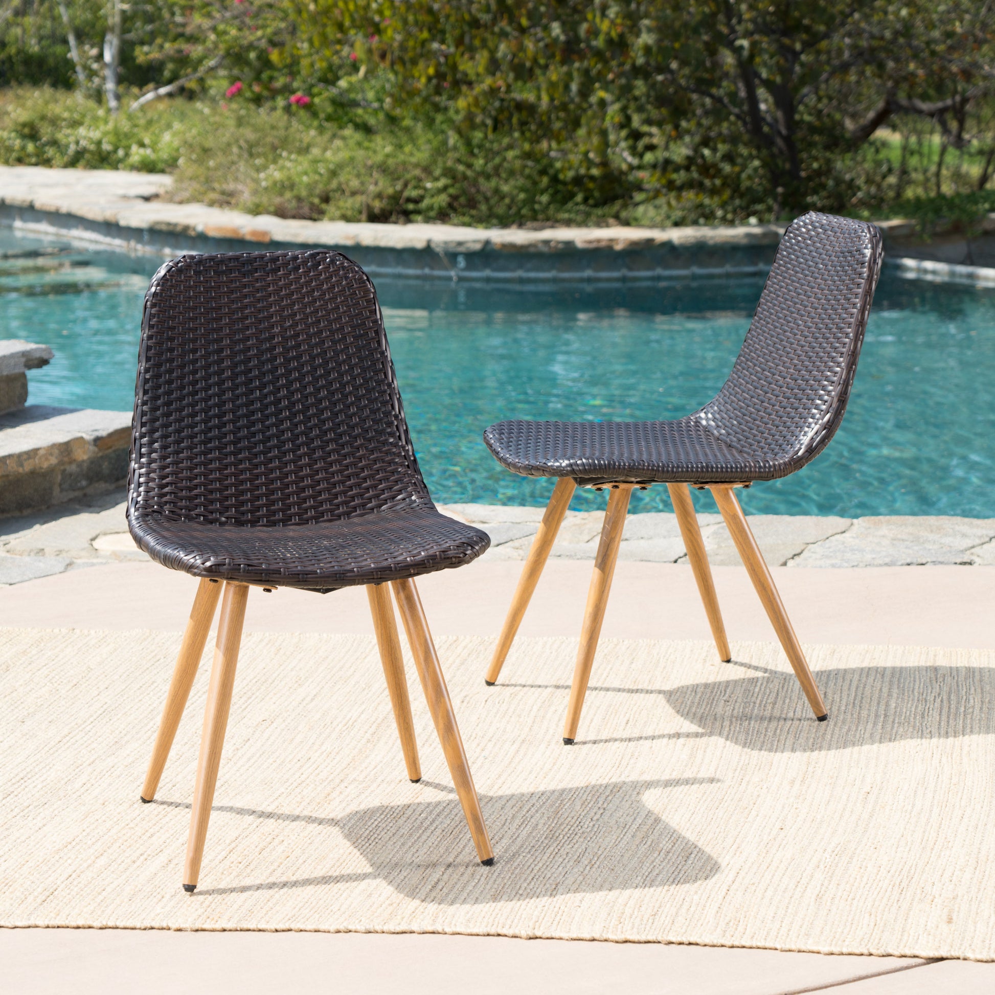 Woven Wicker Outdoor Dining Chairs with Sturdy Iron Frame & Tapered Legs (Set of 2)